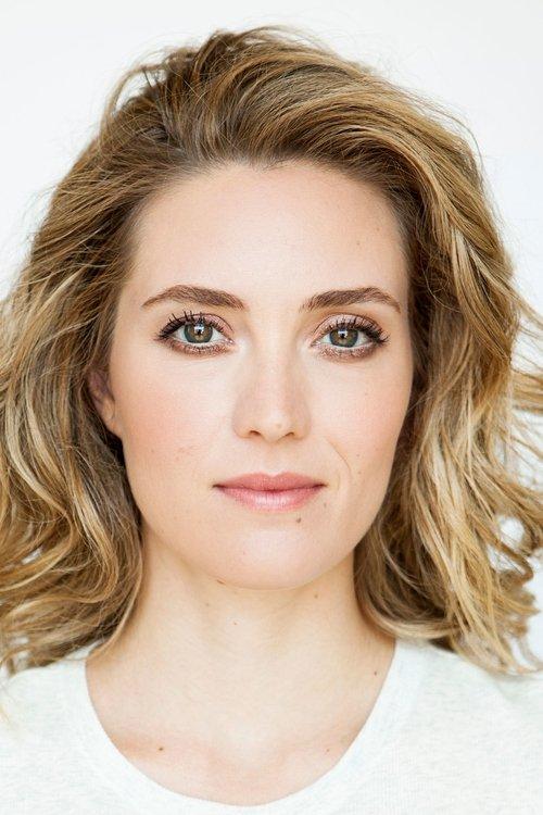Portrait of actor Evelyne Brochu