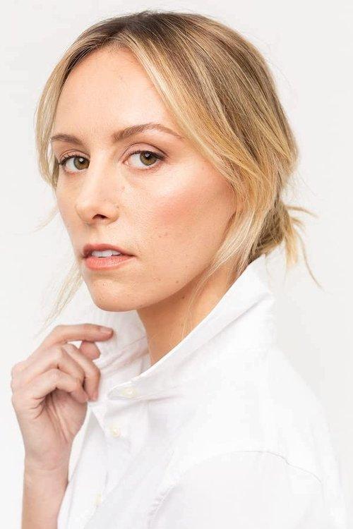 Portrait of actor Laura Kennon