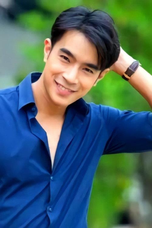 Portrait of actor Kanokchat Munyadon