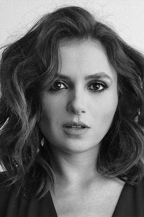 Portrait of actor Monica Iozzi