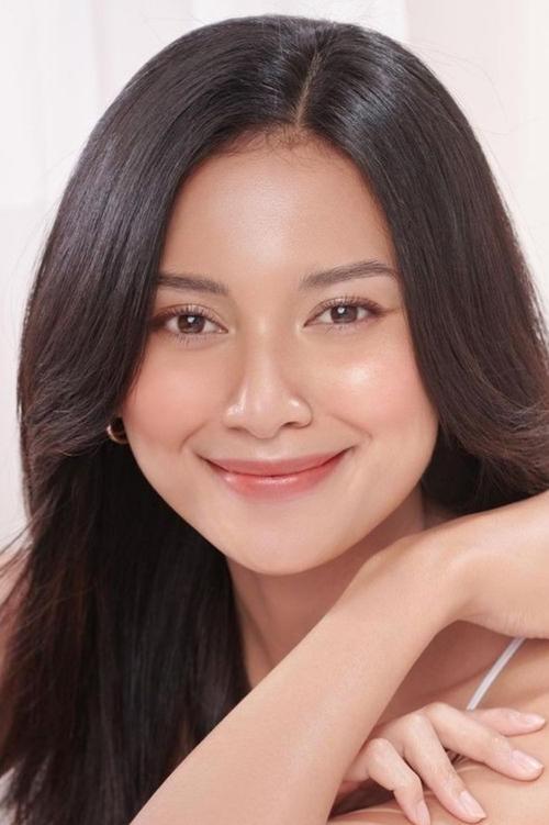 Portrait of actor Indah Permatasari