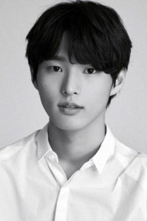 Portrait of actor Park Tae-in