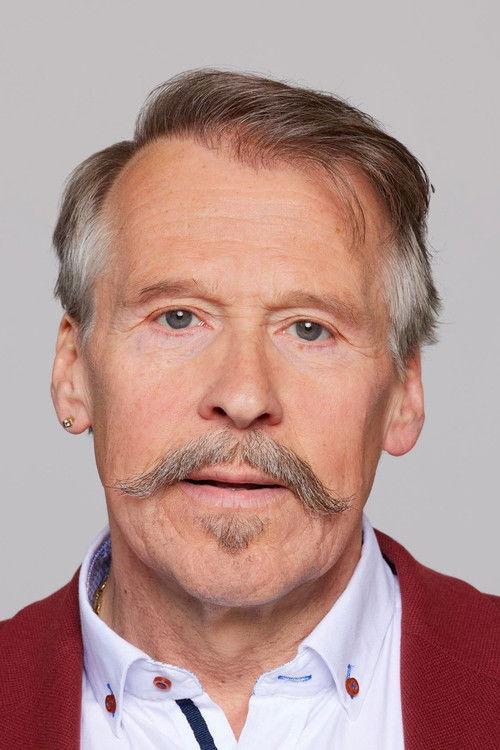 Portrait of actor Al Ginter