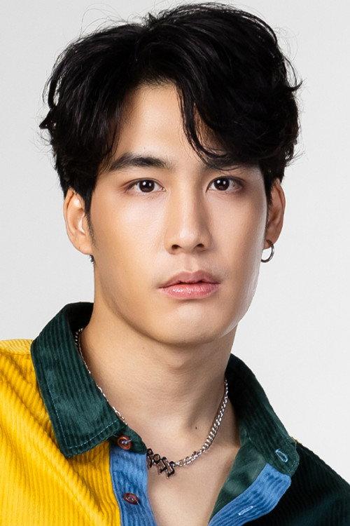 Portrait of actor Phanuroj Chalermkijporntavee