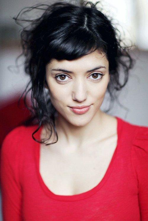 Portrait of actor Vanessa Guide